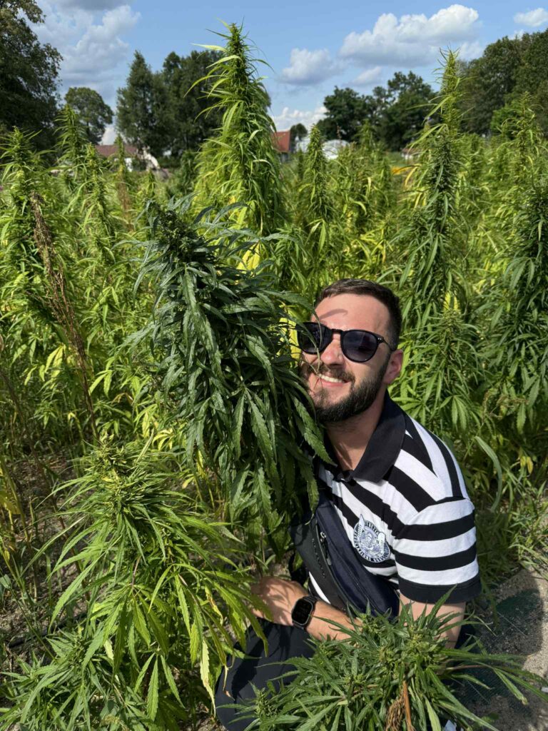 6635f234 bf41 4d99 9893 e4d541bf41a6